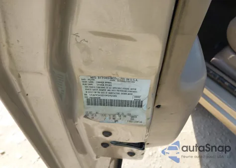 2000 Ford Focus Se z USA, uszkodzony, nr VIN 1FAFP3435YW292500